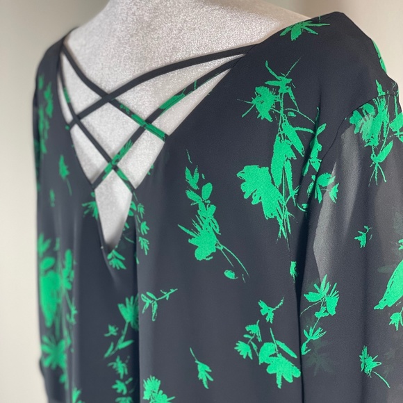 COPY - TORRID Emerald Floral Strappy Chiffon Blouse - Picture 8 of 14
